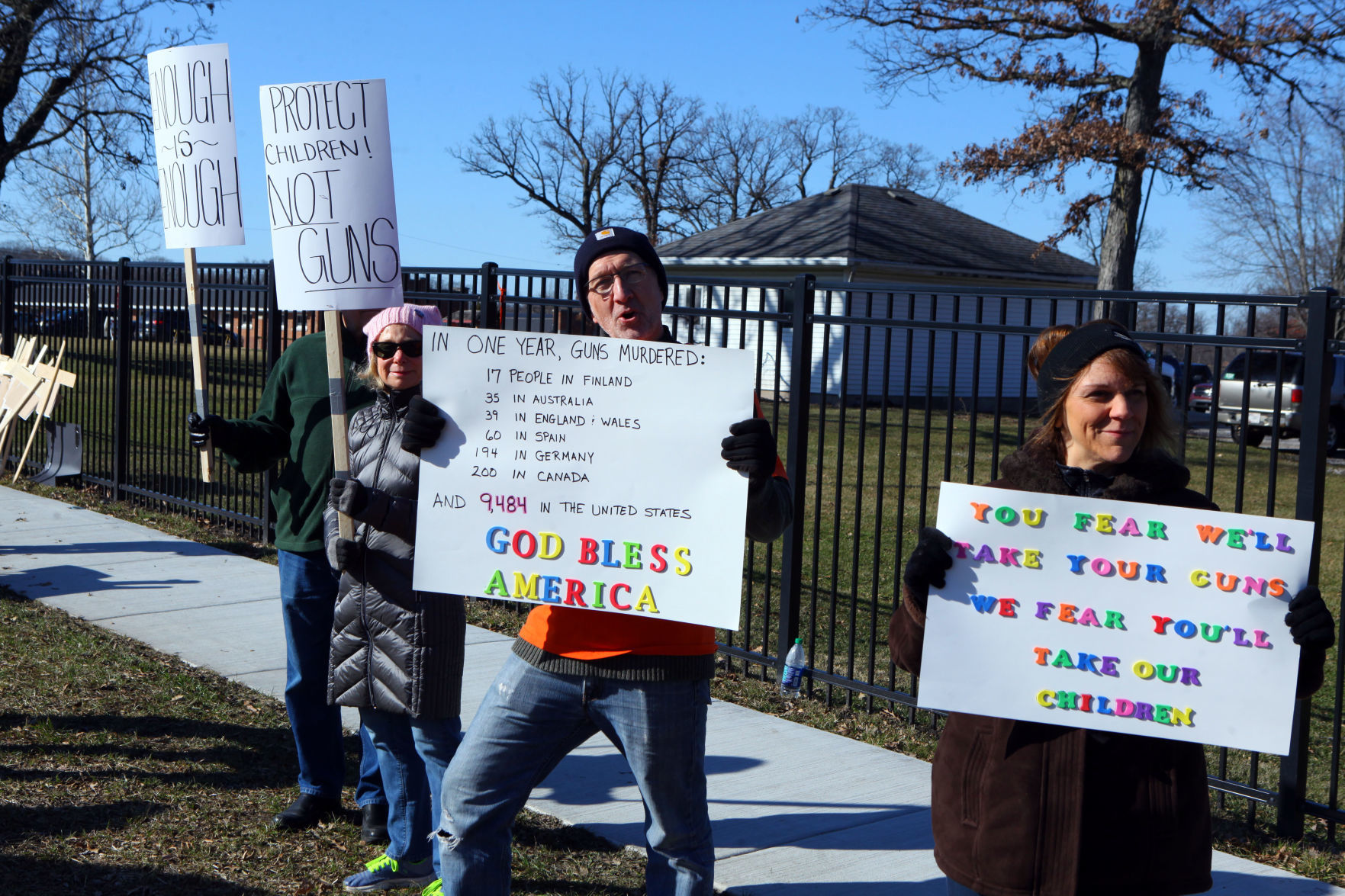 Gallery: Organizers protest outside gun show in Crown Point